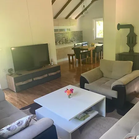Ema Apartment *