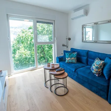 Ema Apartment *