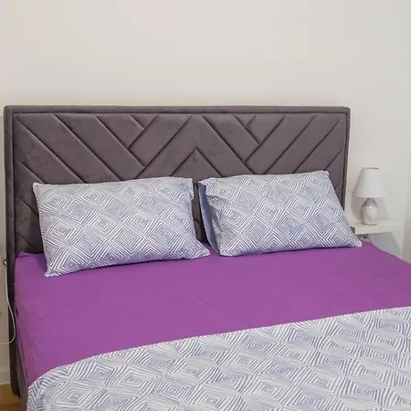 Ema Apartment *